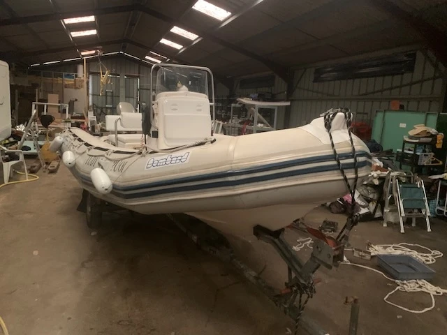 Pronajmout Polotuhá loď se skipperem či ne Zodiac v Bénodet