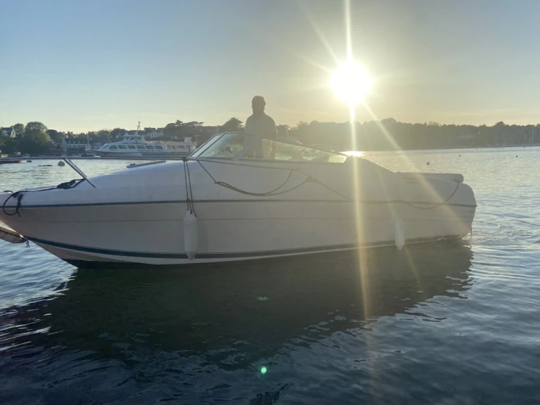 Jeanneau Leader 705 jednotlivci a charterové společnosti v Bénodet