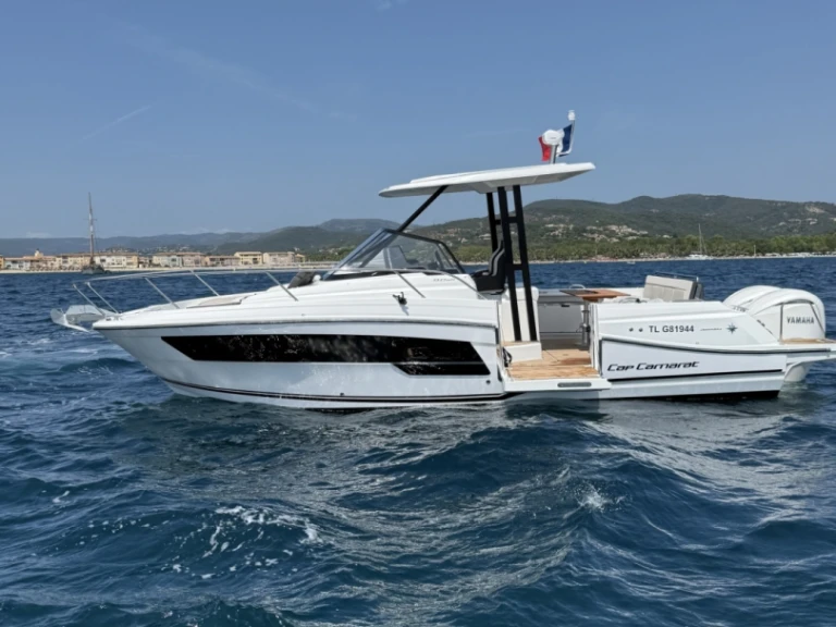 Jeanneau Cap Camarat 9.0 WA jednotlivci a charterové společnosti v Port Grimaud