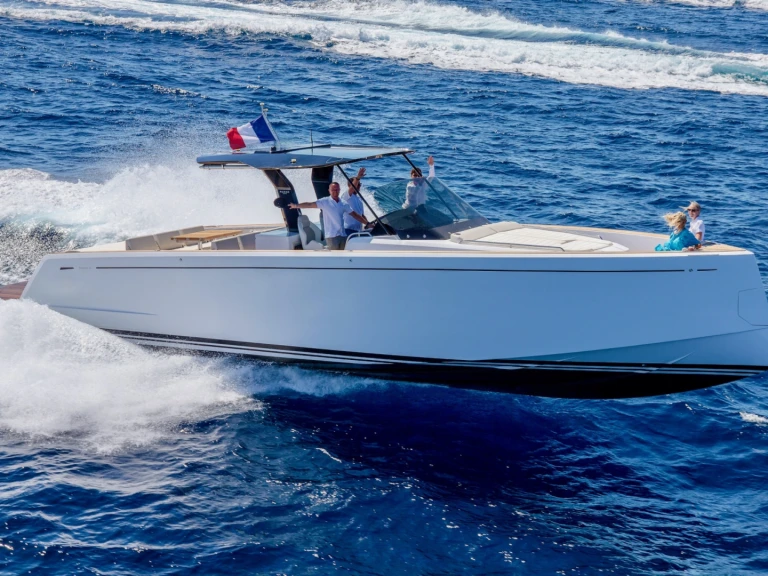 Pronajmout si Pardo Yachts Pardo 43 v Port Grimaud