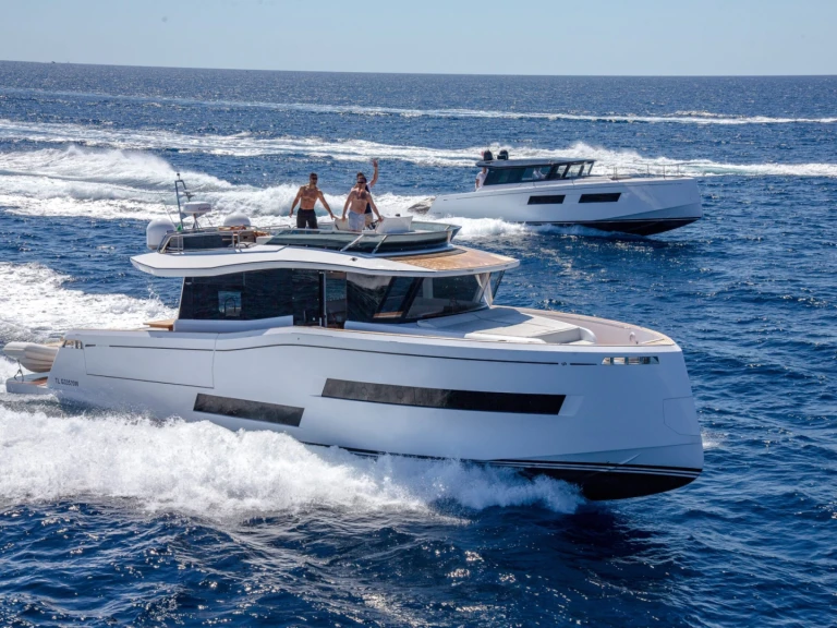Pronajmout Jachta se skipperem či ne Pardo Yachts v Port Grimaud