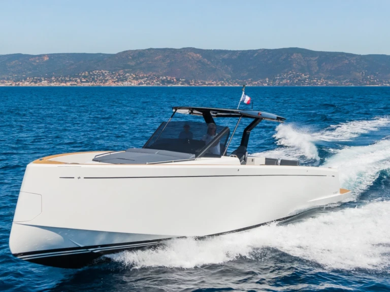 Pronájem lodi Pardo Yachts Pardo 43 v Port Grimaud na Samboatu
