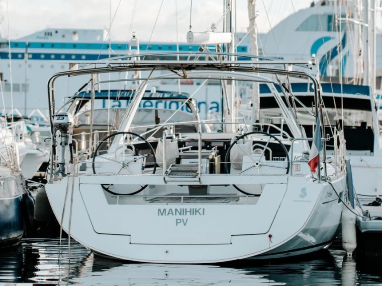 Pronajmout si Bénéteau Oceanis 41 v Ajaccio