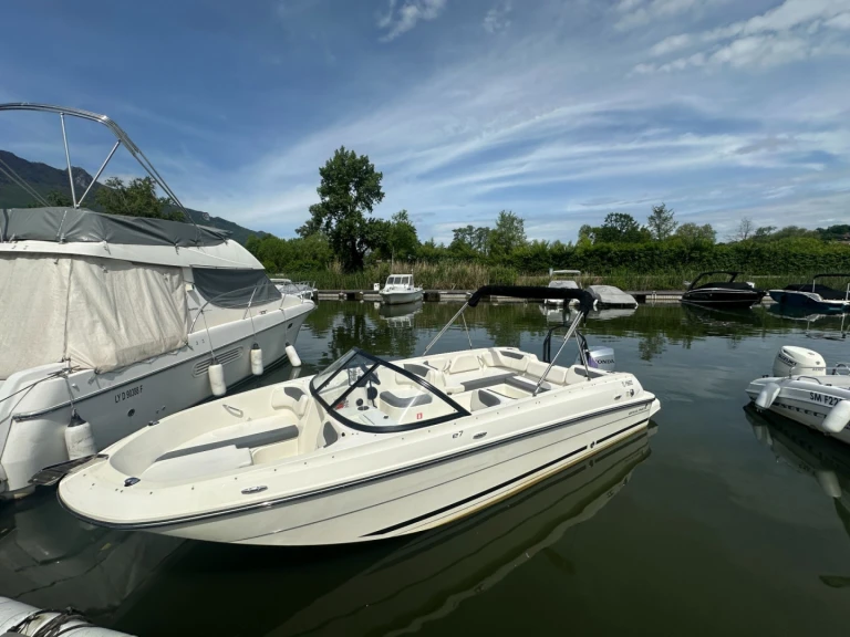 Motorová loď k pronájmu v Viviers-du-Lac za nejlepší cenu
