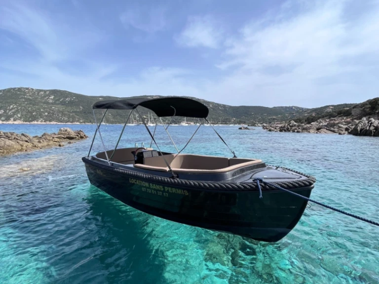Pronajmout si Quicksilver Activ 605 Open v Campomoro