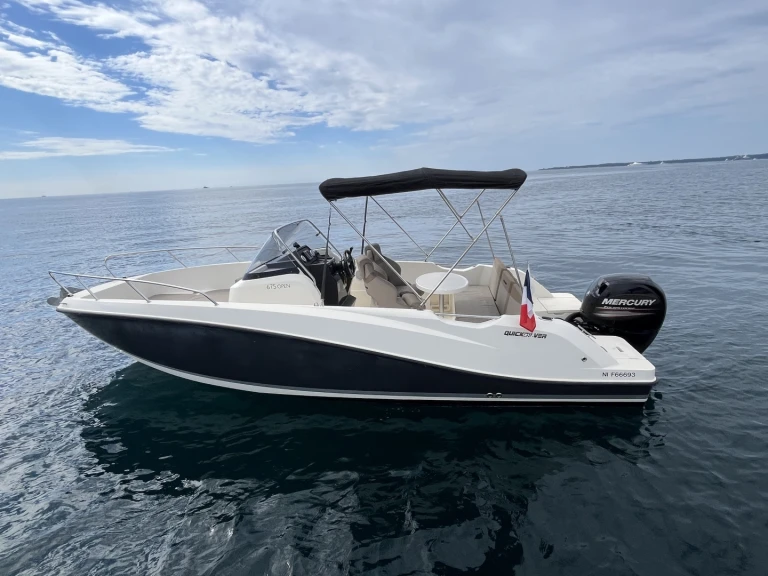 Pronájem jachty v Cannes -Quicksilver Activ 675 Sundeck Sport na Samboatu