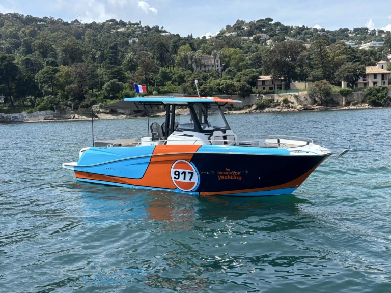 Motorová loď k pronájmu v Cannes za nejlepší cenu