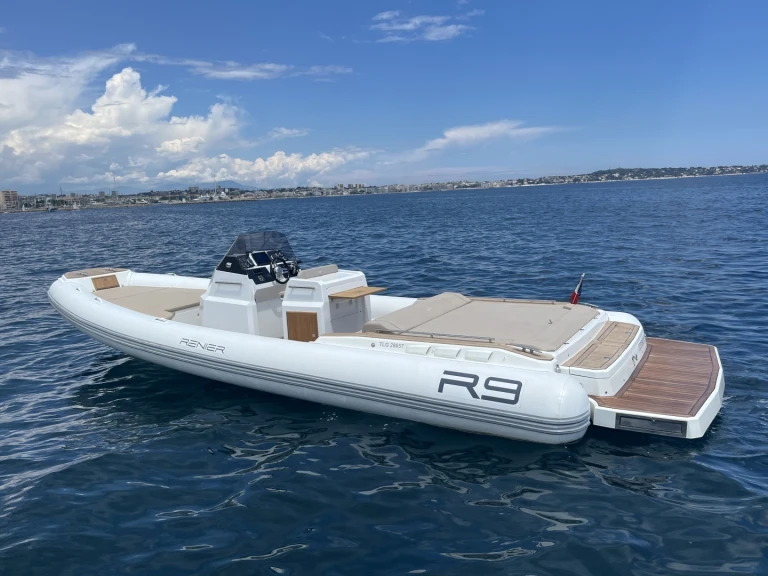 Pronájem lodi Renier Renier R9 Tourer v Cannes na Samboatu