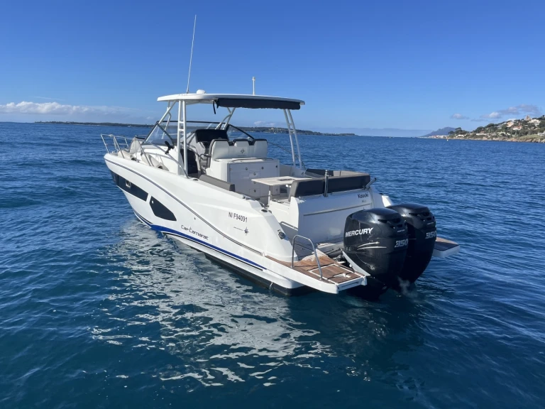 Motorová loď k pronájmu v Cannes za nejlepší cenu