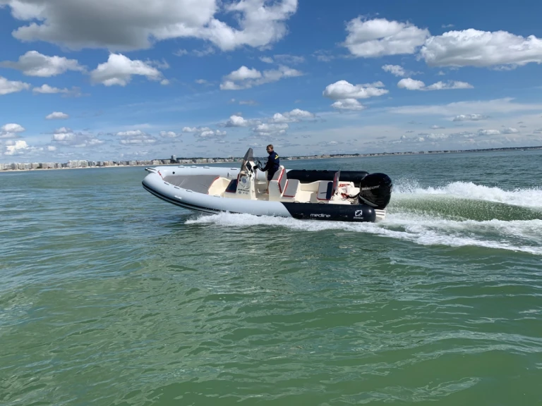 Pronajmout si Zodiac Club 750 v La Baule-Escoublac