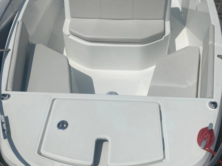 Pronajmout si Bénéteau Flyer 7 SPACEdeck v La Baule-Escoublac