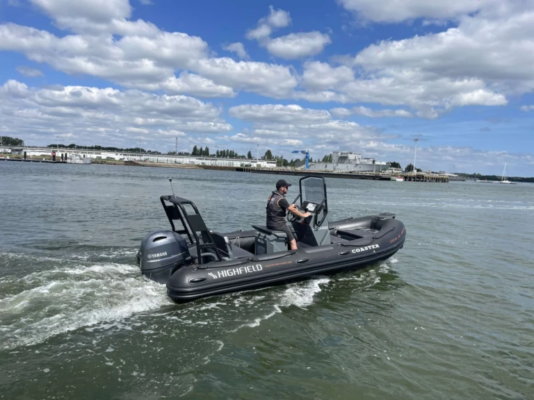 Highfield COASTER 54 jednotlivci a charterové společnosti v Lorient