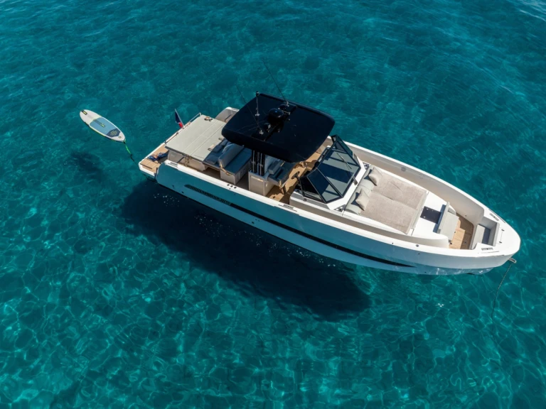 Pronajmout si MEDYACHT MED 42 v Saint-Tropez