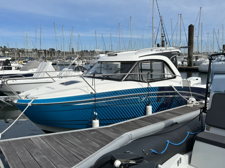 Pronájem lodi Brest lákavé ceny Antares 7