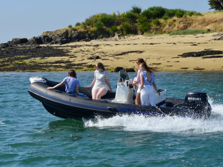 Pronajmout Polotuhá loď se skipperem či ne Joker Boat v Arradon