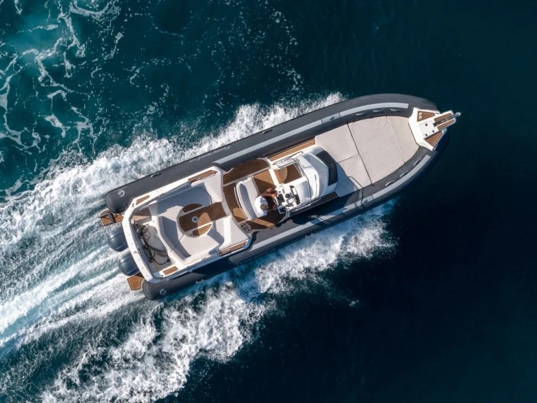 Pronájem lodi Le Lavandou lákavé ceny Tempest 1000