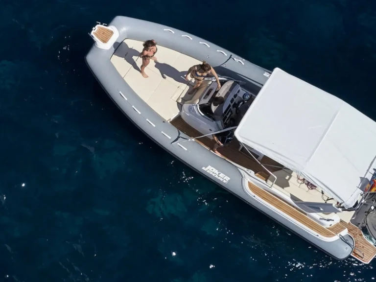 Pronajmout Polotuhá loď se skipperem či ne Joker Boat v Le Lavandou