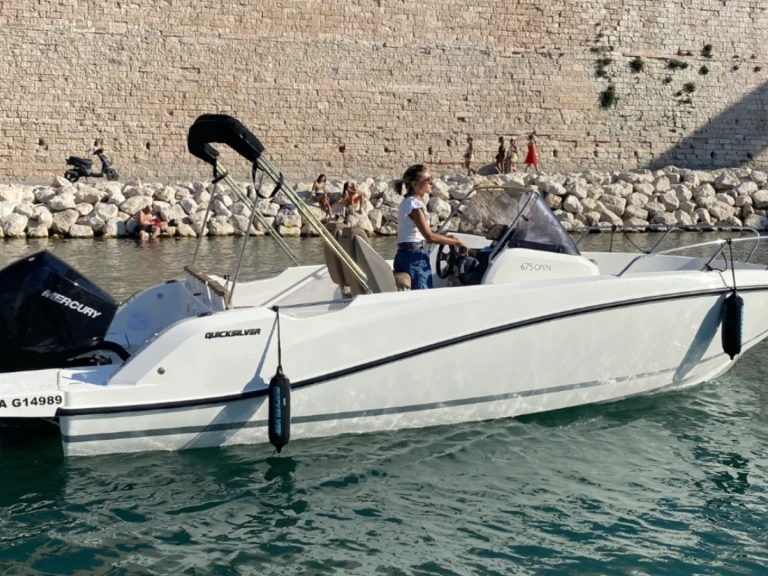 Quicksilver Quicksilver 555 Activ Open jednotlivci a charterové společnosti v Marseille