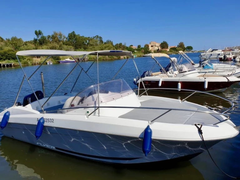 Pronájem lodi Saint-Florent lákavé ceny Flyer 650 Sun Deck