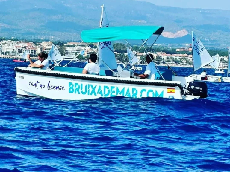 Pronajmout Polotuhá loď se skipperem či ne TIFON v Cambrils