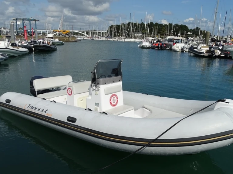 Pronájem lodi La Trinité-sur-Mer lákavé ceny Tempest 625 Easy