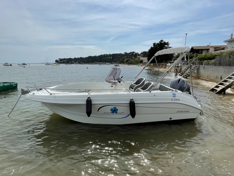 Pronájem Motorová loď Pacific Craft s licencí