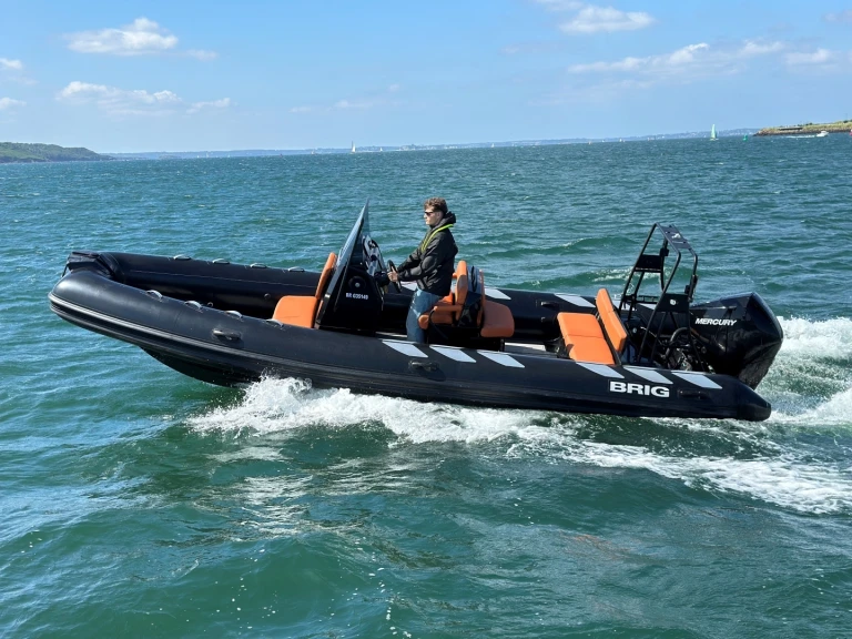 Pronájem lodi Brest lákavé ceny Navigator 700