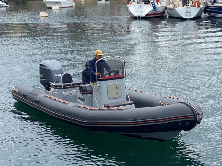 Pronájem Polotuhá loď v Port-Louis -Narwhal NARWHAL 750