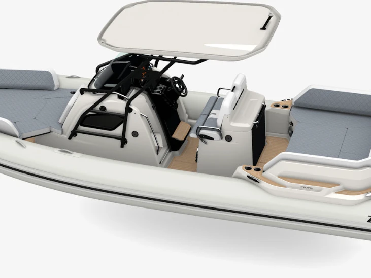 Pronájem Polotuhá loď Zodiac s licencí