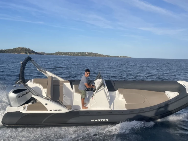 Pronájem Polotuhá loď v Porto-Vecchio -Master 750 QM9