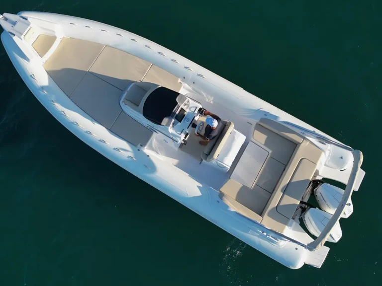 Pronájem lodi Porto-Vecchio lákavé ceny master 996 open