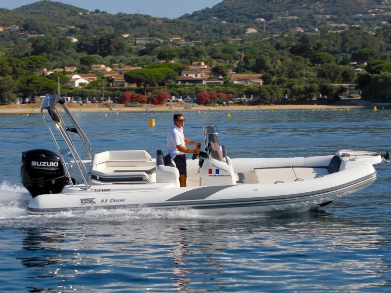 Pronájem lodi Cogolin lákavé ceny 65 Classic