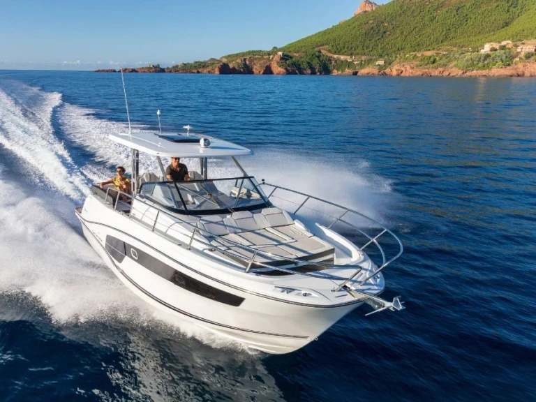 Pronájem lodi Jeanneau Cap Camarat 10.5 WA v Cogolin na Samboatu