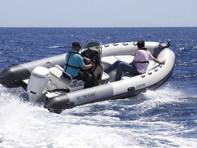 Pronájem Polotuhá loď v Cogolin -3D Tender 3D Tender 500