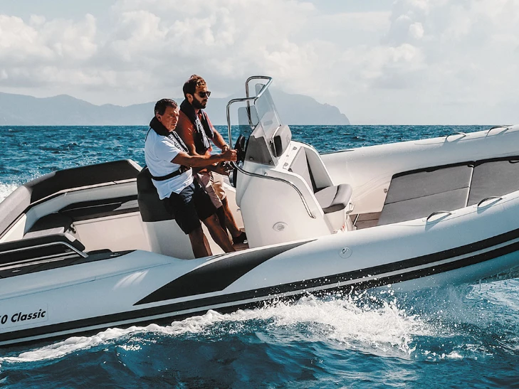 Pronájem Polotuhá loď v Cogolin -Bsc 70 Open