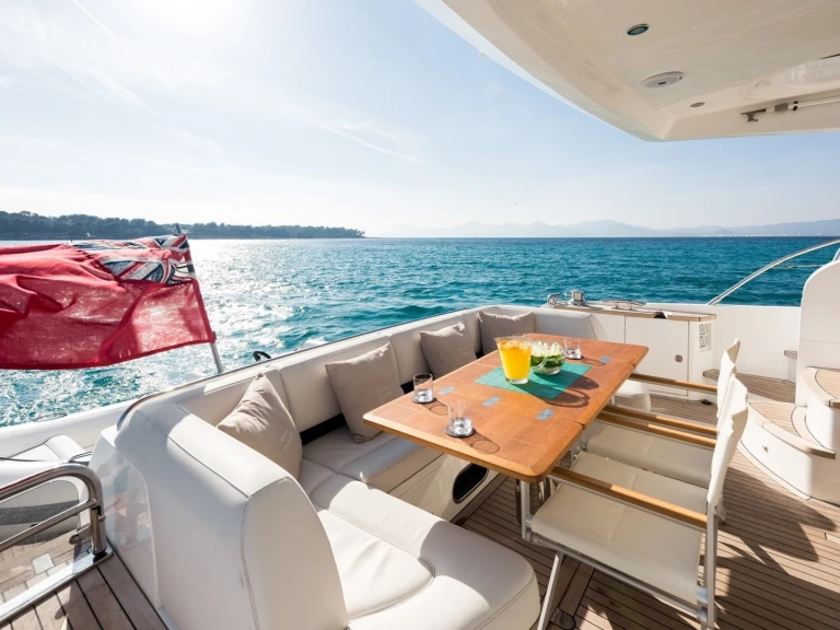Pronájem lodi Beaulieu-sur-Mer lákavé ceny Princess 64