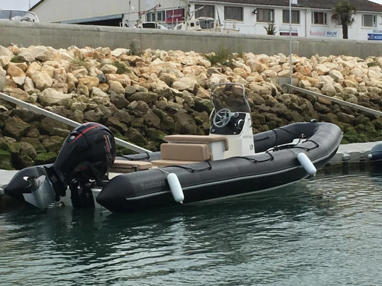 Pronájem lodi Bombard BOMBARD 700 v Boyard-Ville na Samboatu