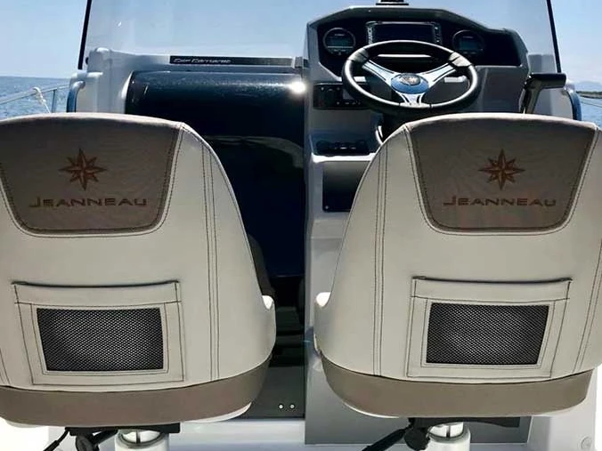Pronájem Motorová loď v Antibes -Jeanneau Cap Camarat 6.5 Style