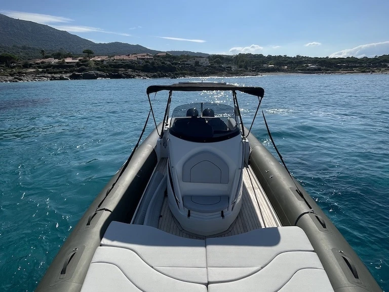 Bwa SPORT 33 jednotlivci a charterové společnosti v Marine de Sant'Ambrogio