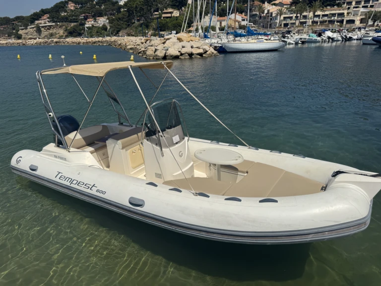Pronájem lodi Capelli Tempest 600 v La Madrague na Samboatu