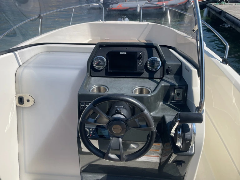 Pronajmout Motorová loď se skipperem či ne Quicksilver v La Madrague