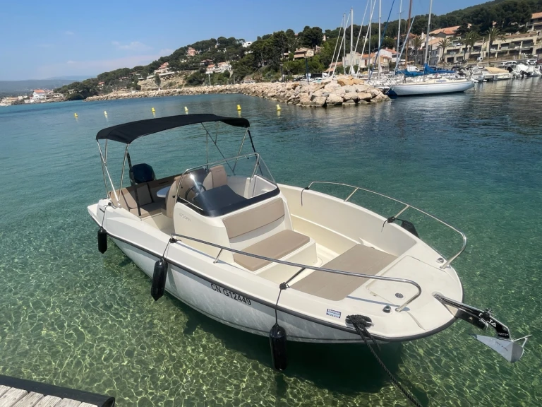 Pronajmout si Quicksilver Activ 675 Open v La Madrague