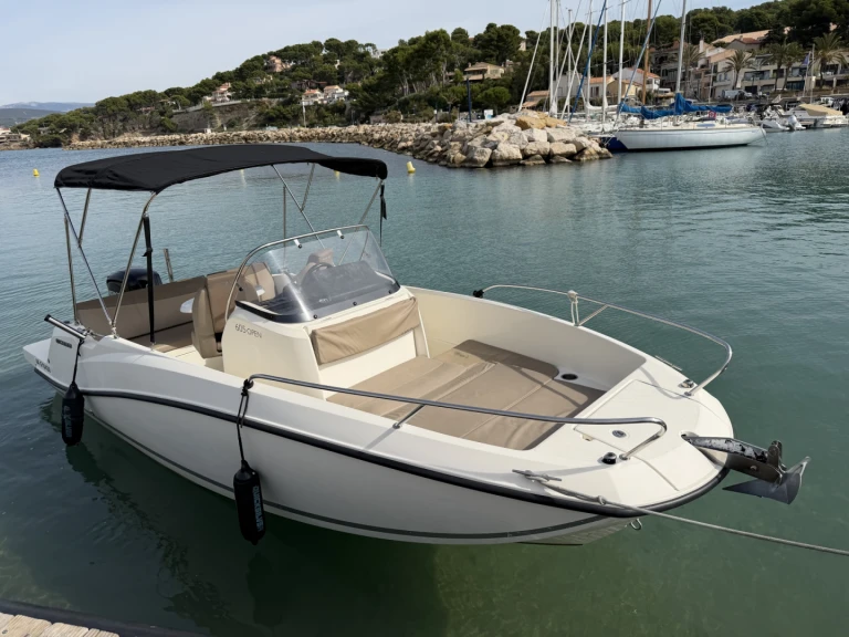 Pronajmout si Quicksilver Activ 605 Open v La Madrague