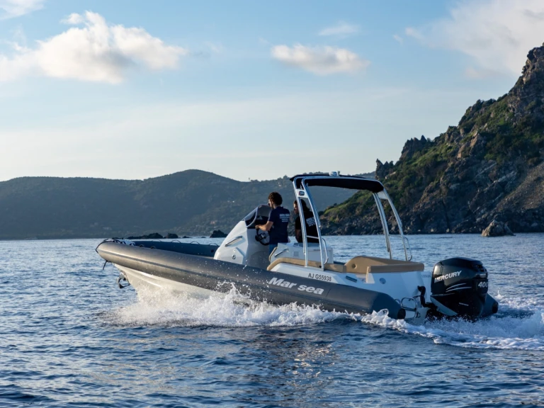 Pronajmout Motorová loď se skipperem či ne Quicksilver v Porto Pollo