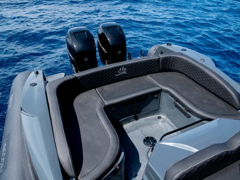 Quicksilver Activ 605 Sundeck jednotlivci a charterové společnosti v Porto Pollo