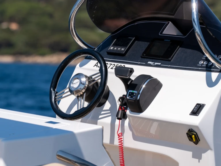 Pronájem lodi Porto Pollo lákavé ceny MARSEA 850