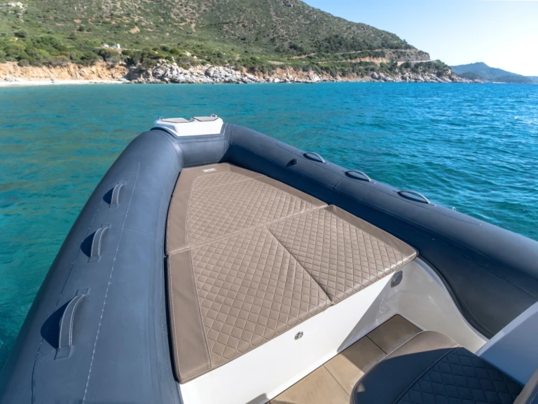 Pronájem Polotuhá loď v Sète -Bsc 62 Classic