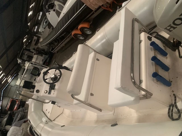 Zodiac 530 FB jednotlivci a charterové společnosti v Bénodet