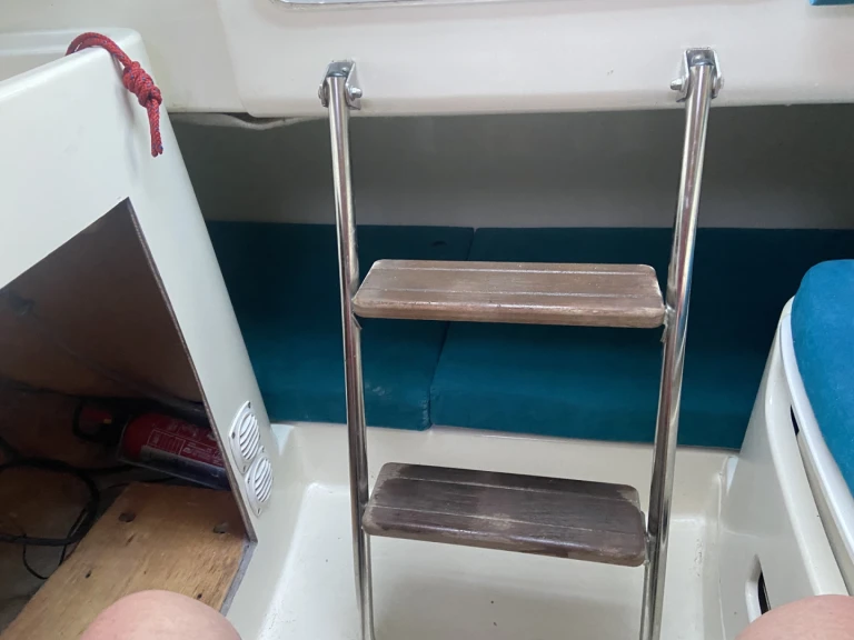 Pronájem Motorová loď Jeanneau s licencí