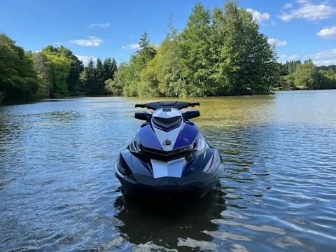 Pronajmout si Sea-Doo GTI 130 v Bénodet